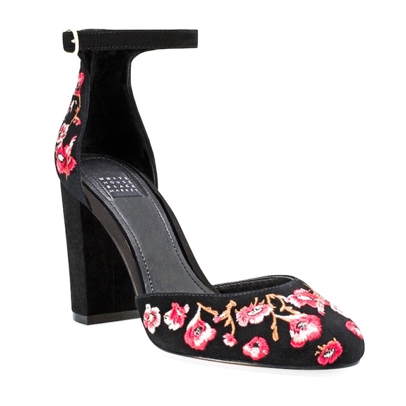 White House Black Market Shoes - ♥️ WHBM Black Floral Embroidered Chunky Heel 5.5